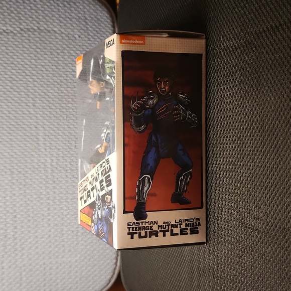 Eastman & Laird Teenage Mutant Ninja Turtles Battle Damaged Shredder Figure - Picture 3 of 3